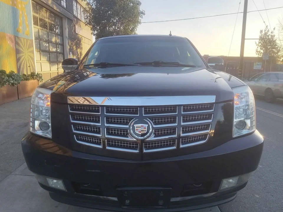 2013 Cadillac Escalade & EXT 3rd Gen - Image 2 of 9