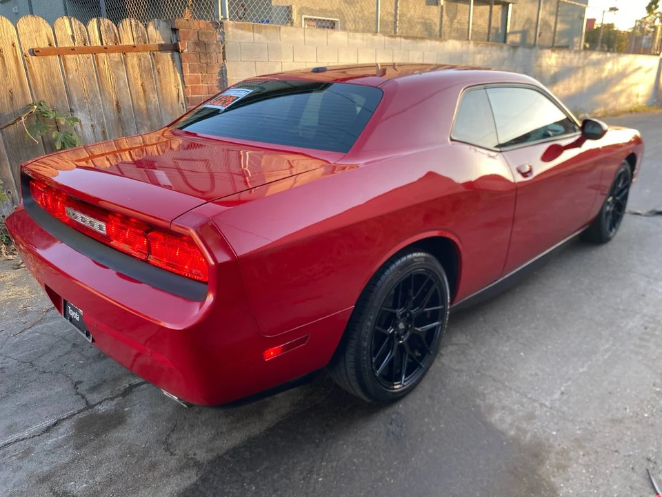 2013 Dodge Challenger 3rd Gen - Image 4 of 12