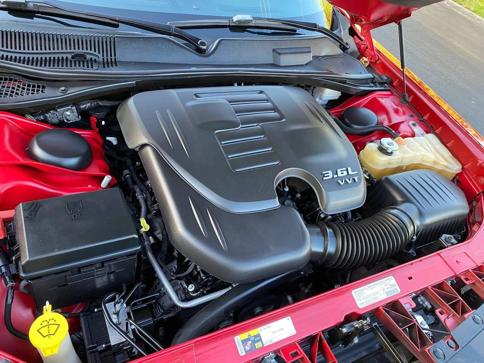 2013 Dodge Challenger 3rd Gen - Image 14 of 15