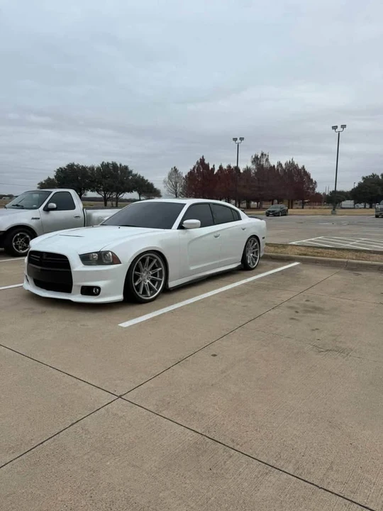 2013 Dodge Charger 7th Gen - Image 3 of 4