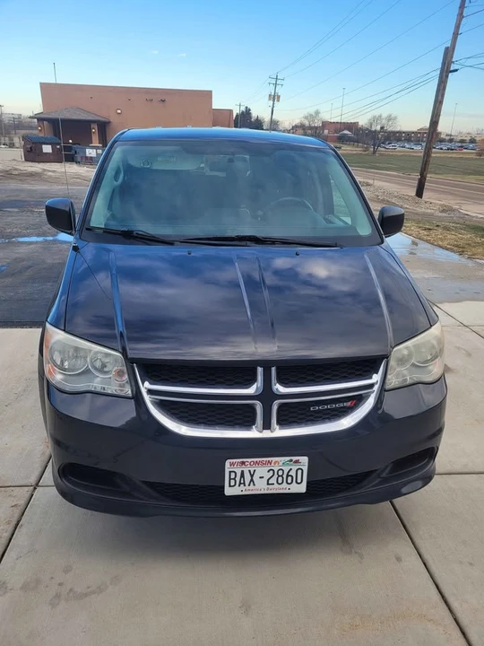 2013 Dodge Caravan - Image 2 of 10