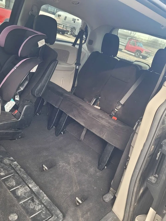 2013 Dodge Caravan - Image 7 of 10
