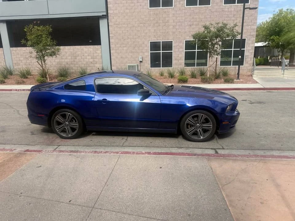 2013 Ford S197 Mustang - Image 2 of 9
