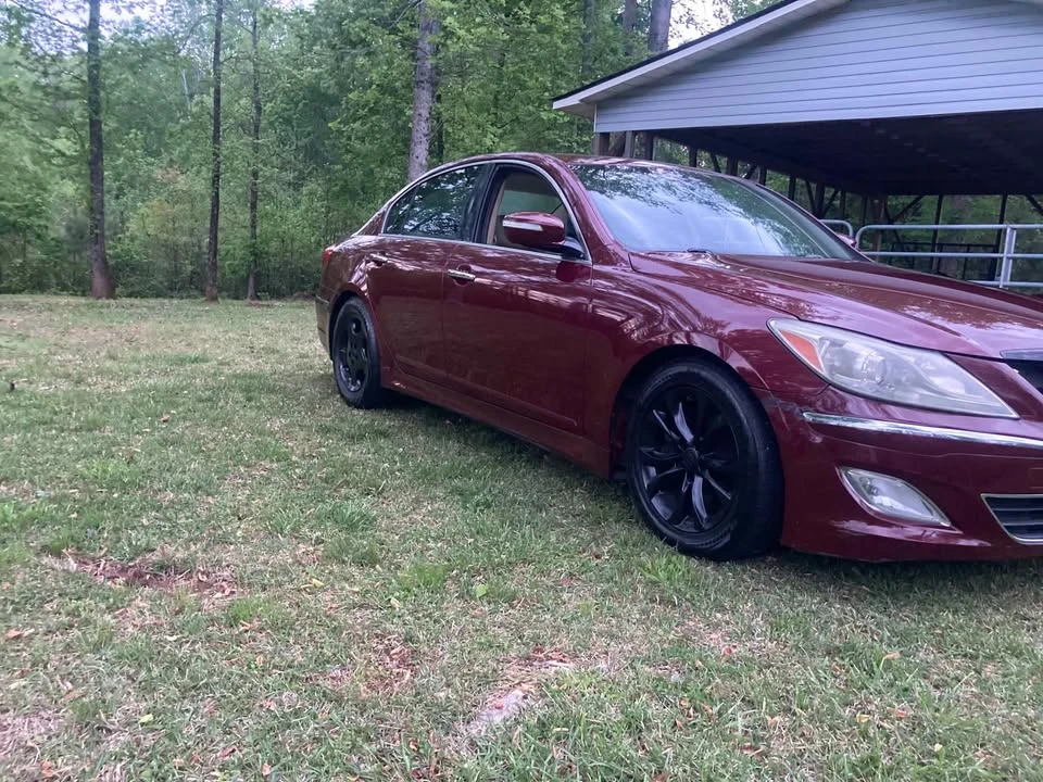 2013 Hyundai Genesis - Image 2 of 8
