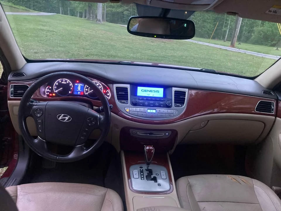 2013 Hyundai Genesis - Image 7 of 8