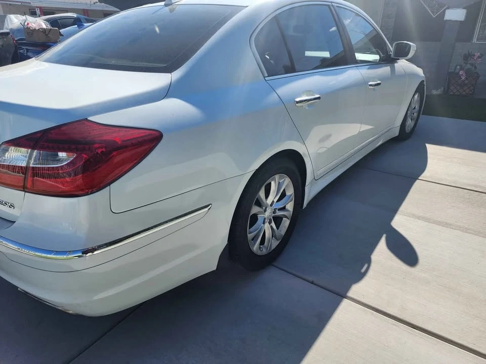 2013 Hyundai Genesis - Image 4 of 9