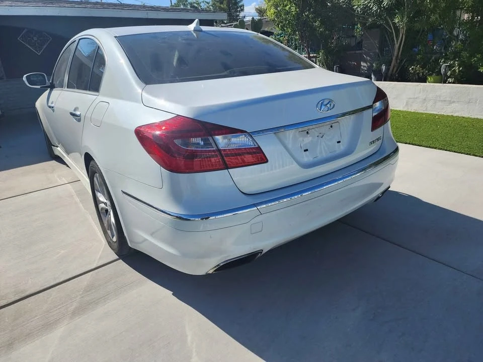 2013 Hyundai Genesis - Image 3 of 9
