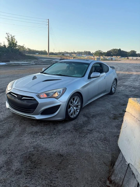2013 Hyundai Genesis Coupe - Image 2 of 4