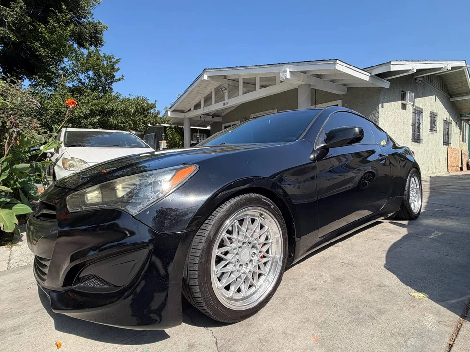 2013 Hyundai Genesis Coupe - Image 2 of 15