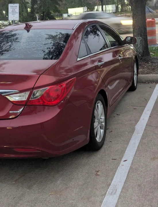 2013 Hyundai Sonata - Image 2 of 6
