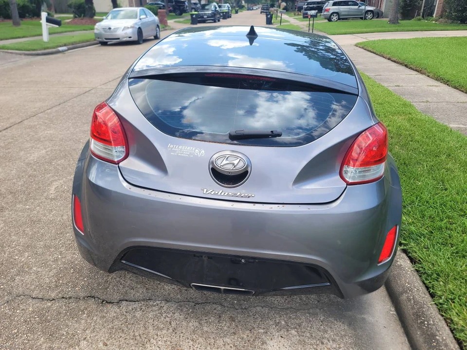 2013 Hyundai Veloster - Image 16 of 21