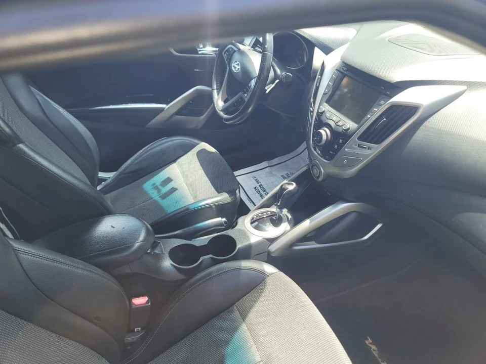 2013 Hyundai Veloster - Image 13 of 21
