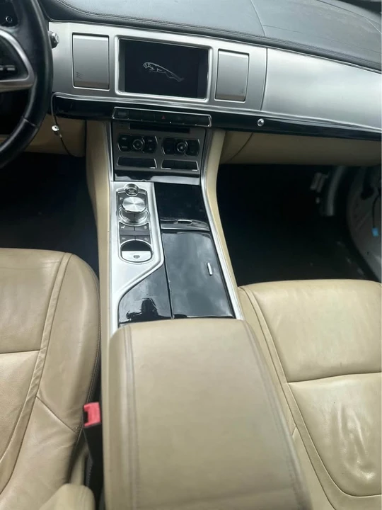 2013 Jaguar X250 XFR - Image 8 of 10