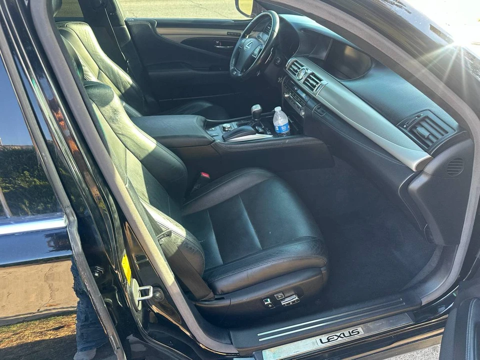 2013 Lexus LS 4th Gen - Image 15 of 19
