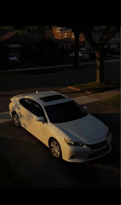 2013 Lexus ES 6th Gen - Image 3 of 9
