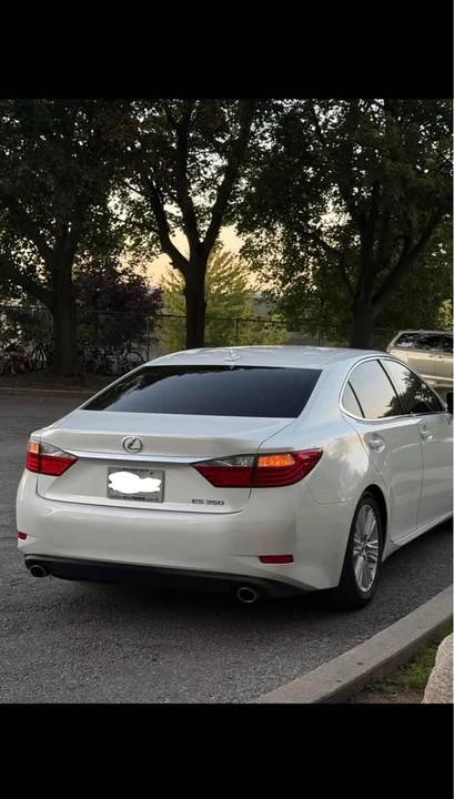 2013 Lexus ES 6th Gen - Image 4 of 9