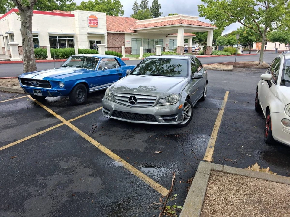 2013 Mercedes-Benz W204 C-Class - Image 2 of 9