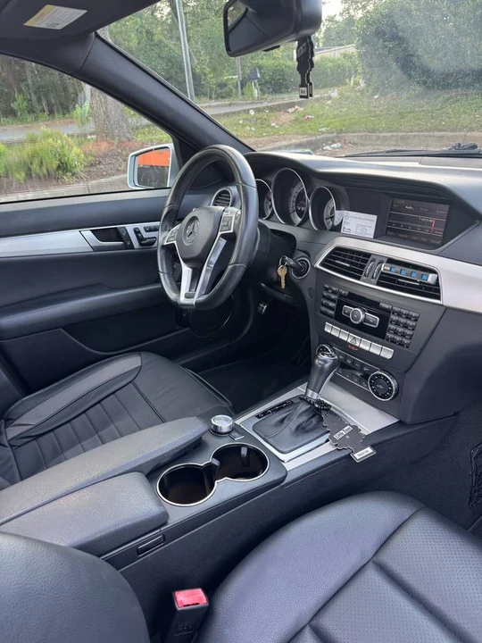 2013 Mercedes-Benz W204 C-Class - Image 3 of 9