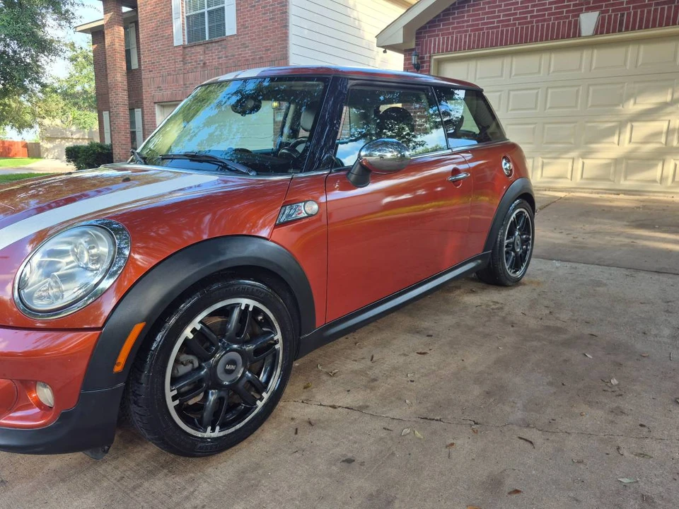 2013 Mini Mini 2nd Gen - Image 2 of 19