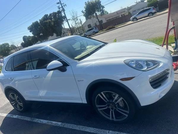 2013 Porsche 958 Cayenne - Image 2 of 9
