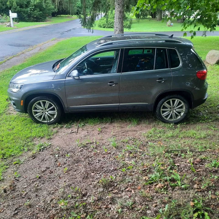 2013 Volkswagen Tiguan - Image 2 of 7