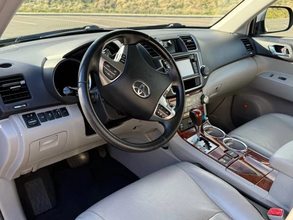 2013 Toyota Highlander - Image 5 of 12
