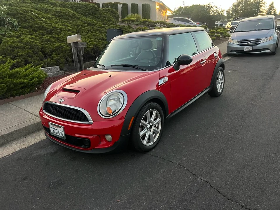 2013 Mini Mini 2nd Gen - Image 2 of 16