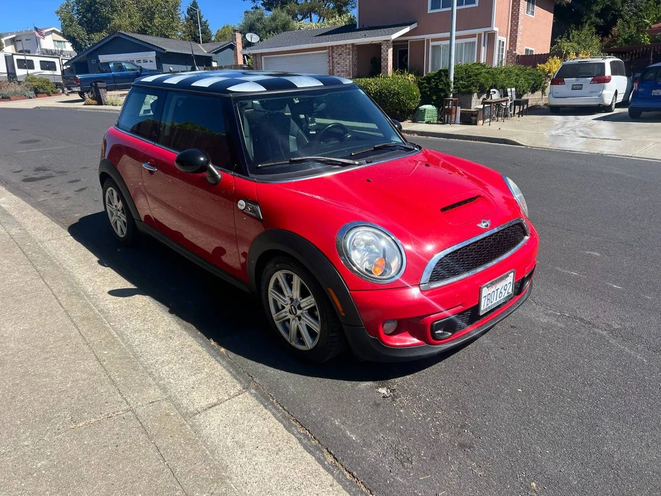 2013 Mini Mini 2nd Gen - Image 2 of 13