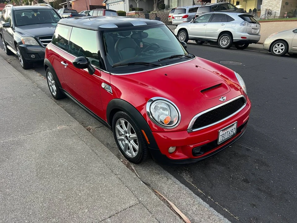 2013 Mini Mini 2nd Gen - Image 2 of 15