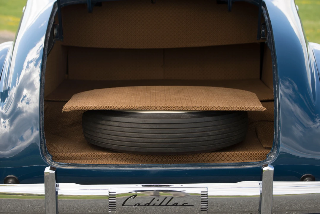 2014 Cadillac Series 70 & 75 - Image 17 of 31
