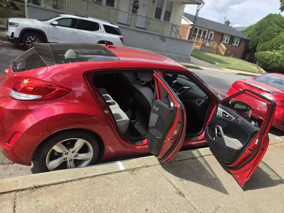 2014 Hyundai Veloster - Image 10 of 12