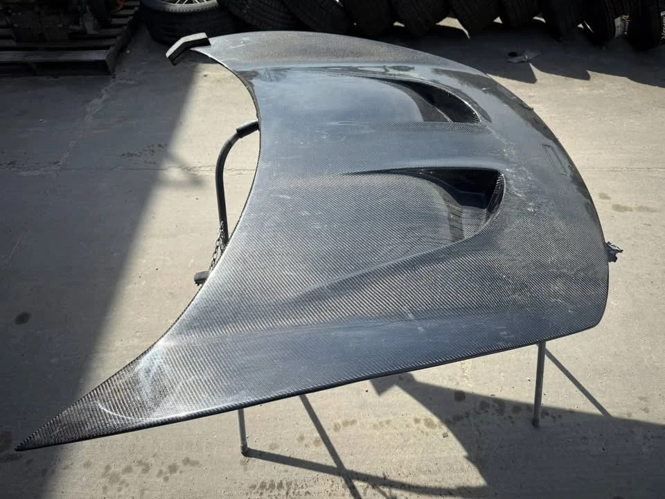 2014 Parts & Memorabilia Bodywork - Image 2 of 4