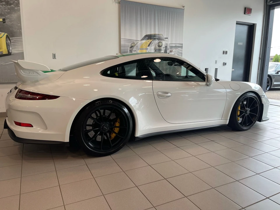 2014 Porsche 991 GT3 - Image 2 of 19
