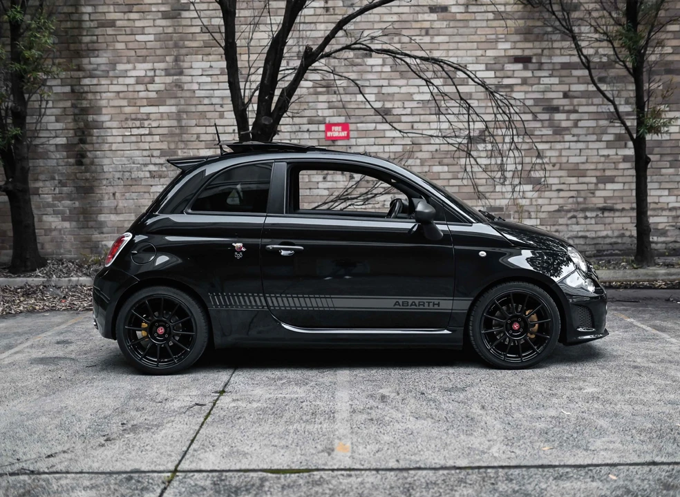 2014 Fiat Abarth 500 - Image 10 of 31