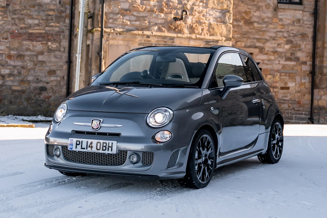 2014 Fiat Abarth 500 - Image 2 of 31