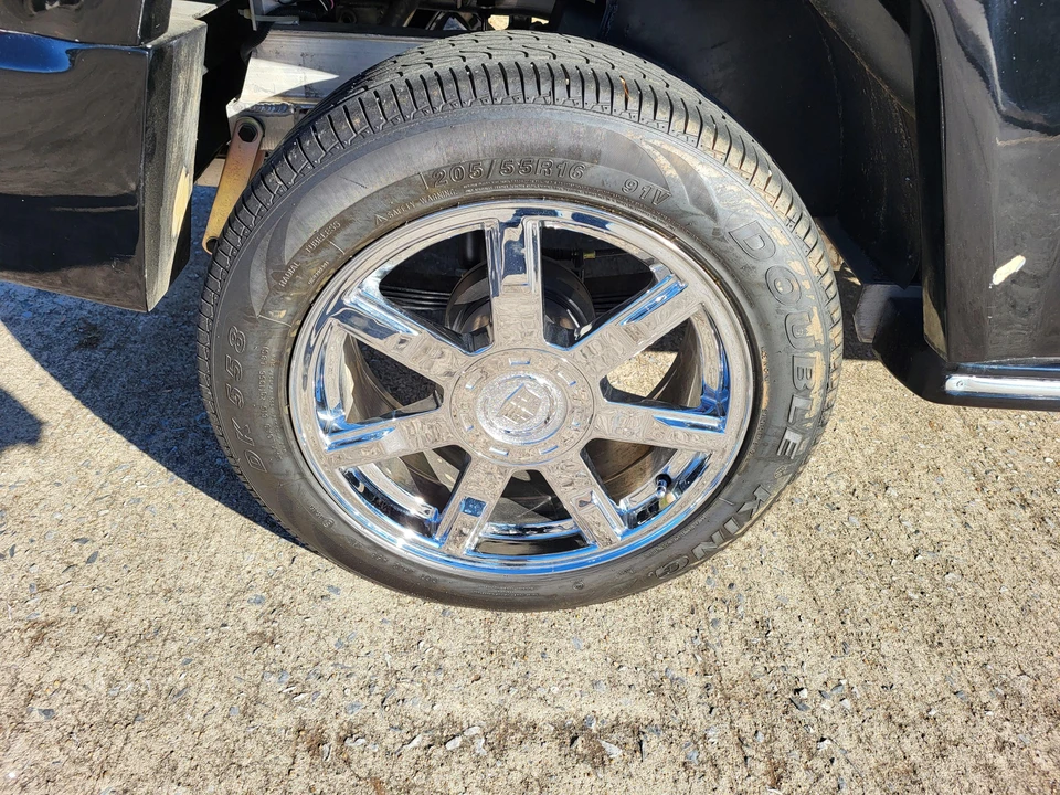 2014 Cadillac Escalade & EXT 3rd Gen - Image 17 of 30