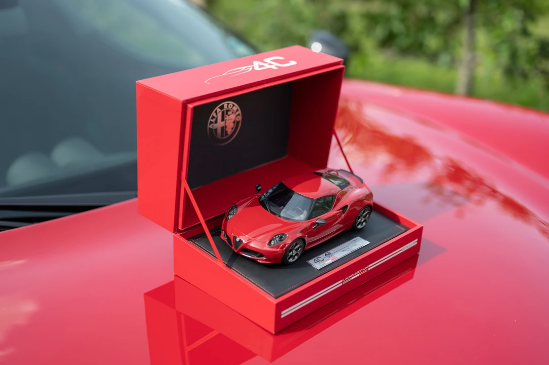 2014 Alfa Romeo 4C Coupe - Image 30 of 31