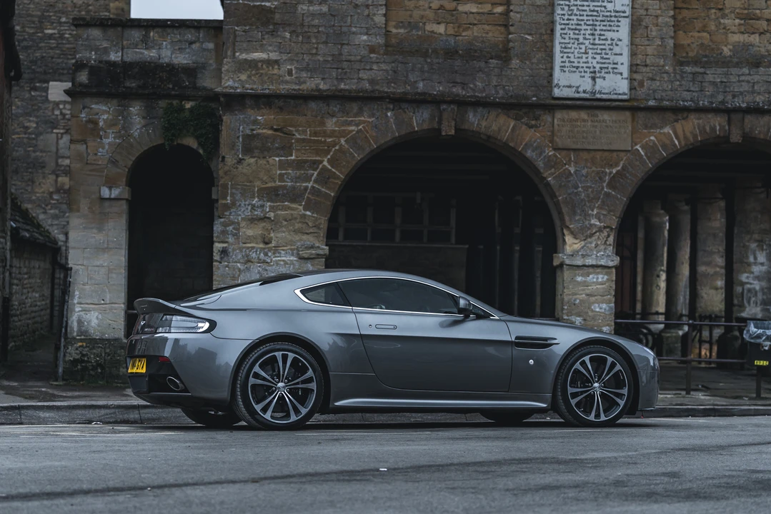 2014 Aston Martin V12 Vantage (2010-2018) - Image 24 of 31