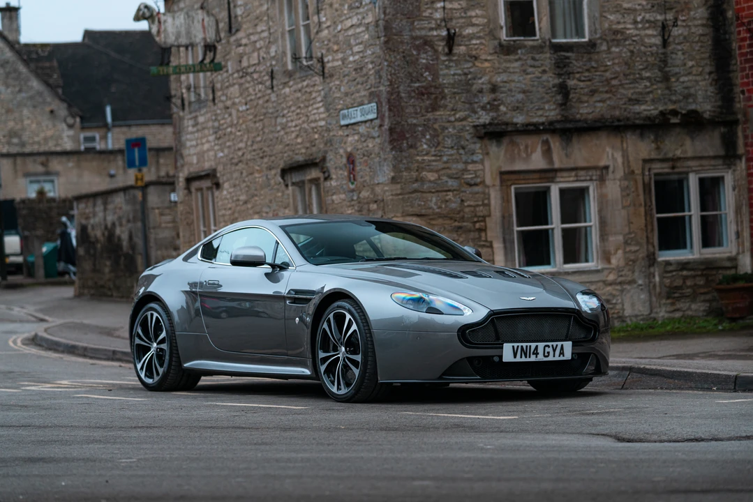 2014 Aston Martin V12 Vantage (2010-2018) - Image 25 of 31