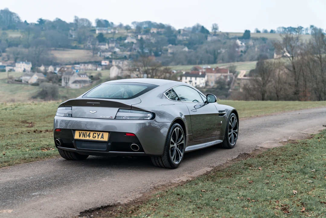 2014 Aston Martin V12 Vantage (2010-2018) - Image 29 of 31