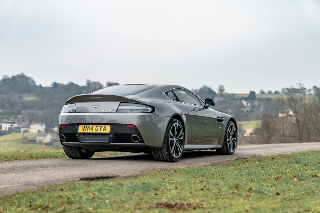 2014 Aston Martin V12 Vantage (2010-2018) - Image 11 of 31