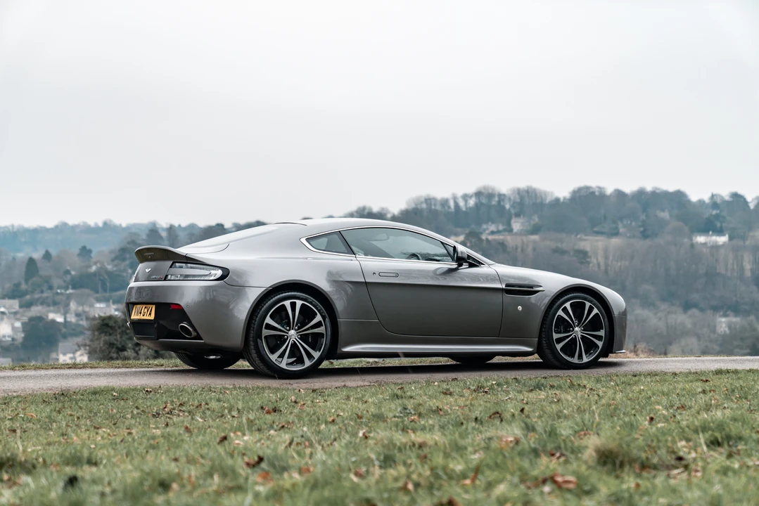 2014 Aston Martin V12 Vantage (2010-2018) - Image 12 of 31