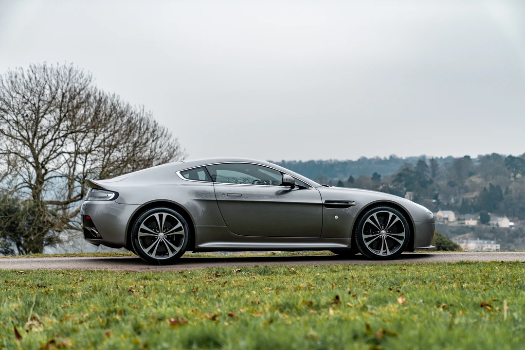 2014 Aston Martin V12 Vantage (2010-2018) - Image 13 of 31
