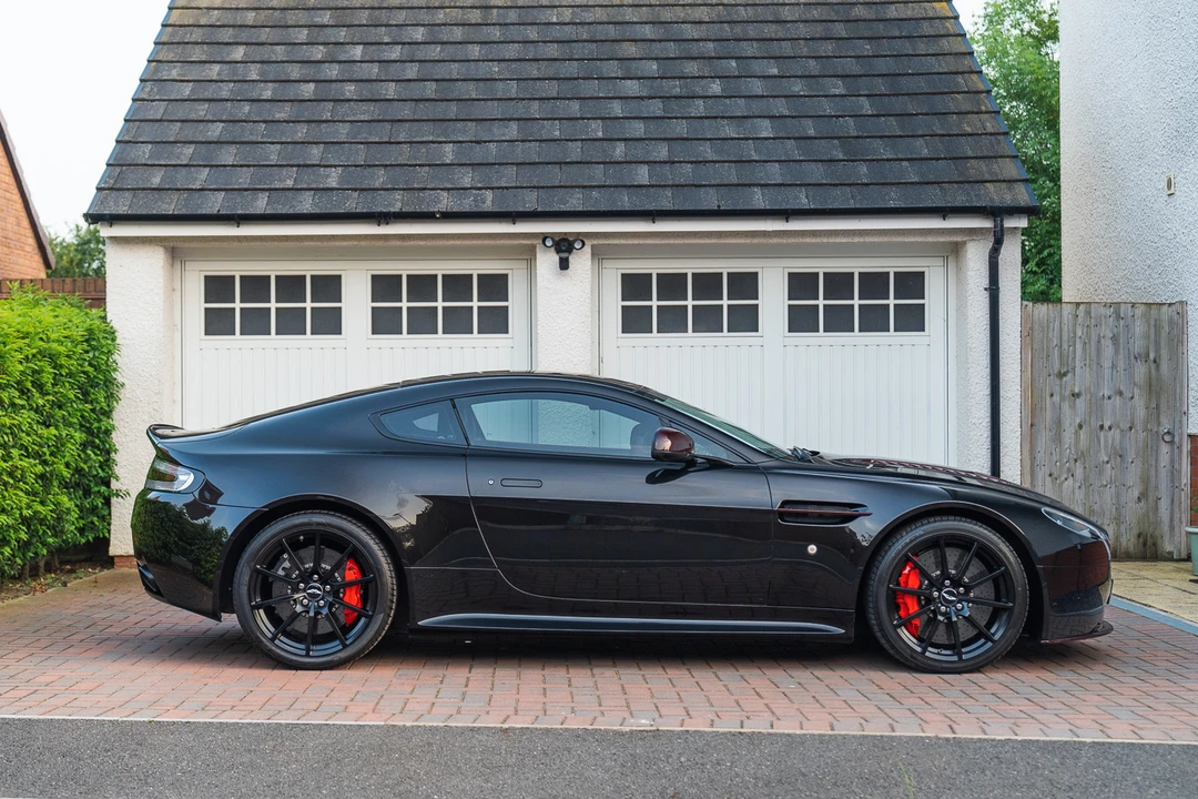 2014 Aston Martin V12 Vantage (2010-2018) - Image 9 of 31