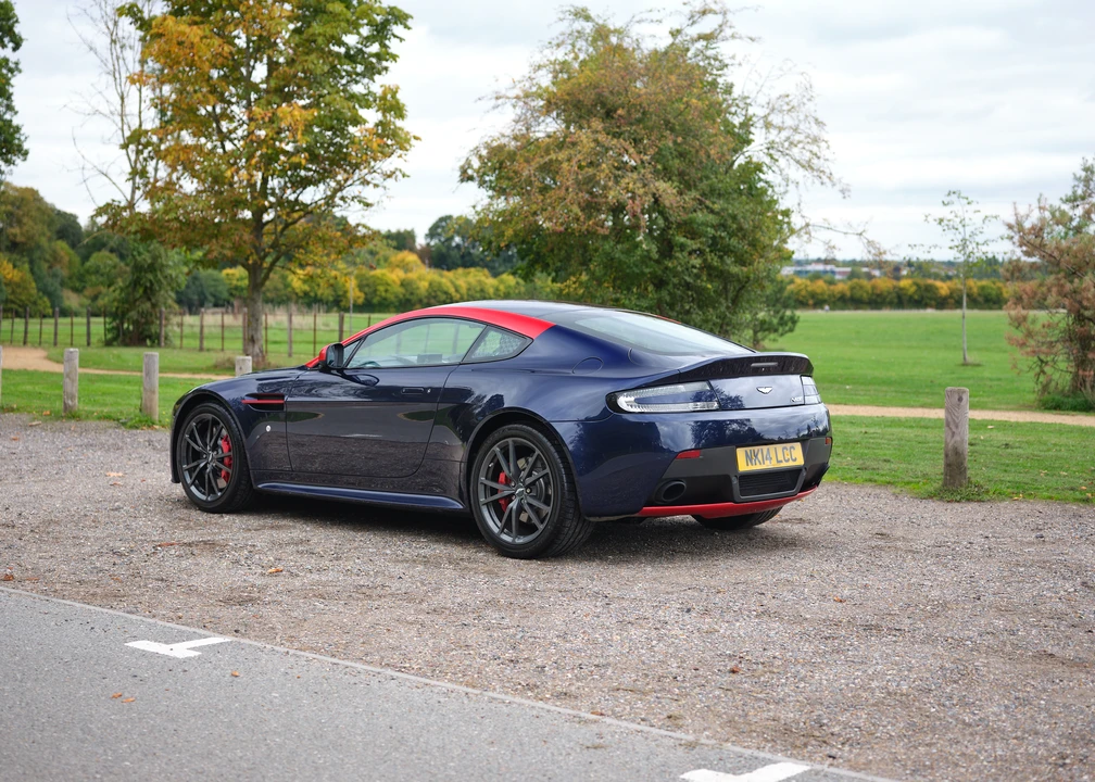 2014 Aston Martin V8 Vantage (2006-2017) - Image 9 of 31