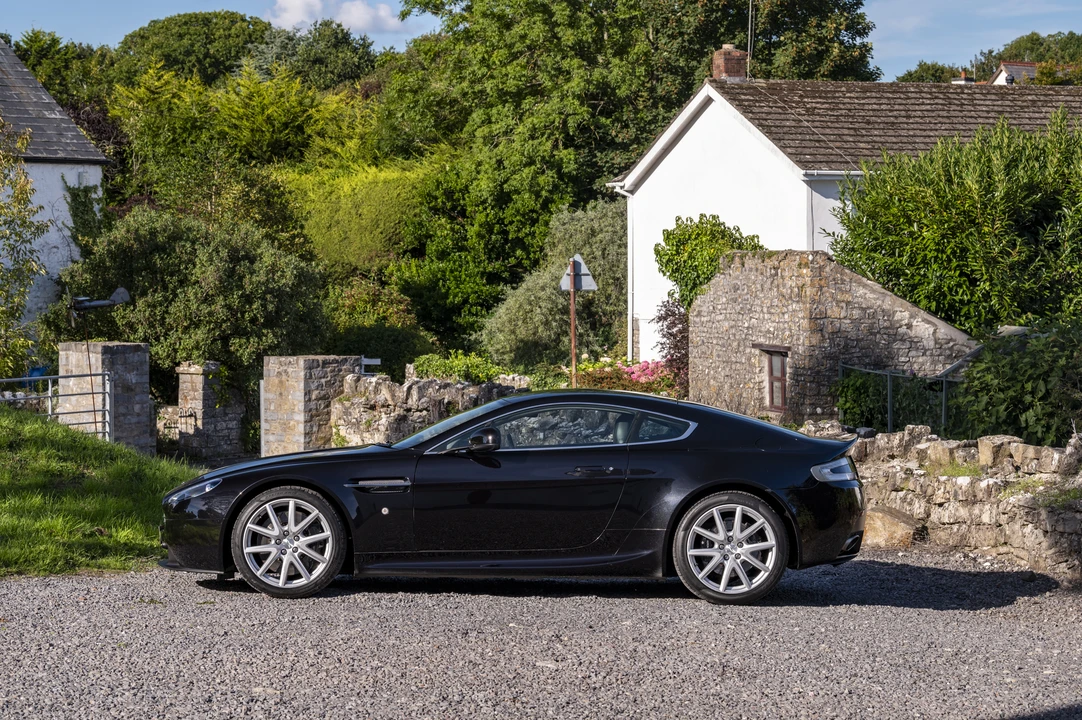 2013 Aston Martin V8 Vantage (2006-2017) - Image 17 of 31