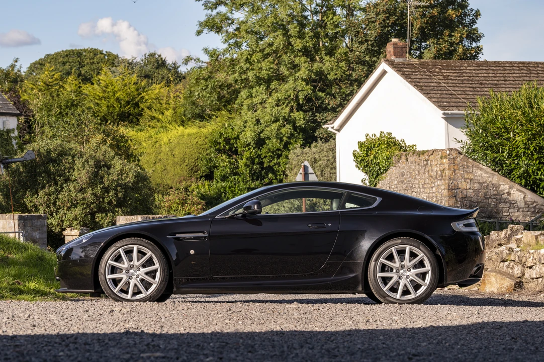 2013 Aston Martin V8 Vantage (2006-2017) - Image 9 of 31
