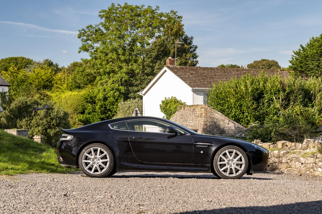 2013 Aston Martin V8 Vantage (2006-2017) - Image 13 of 31