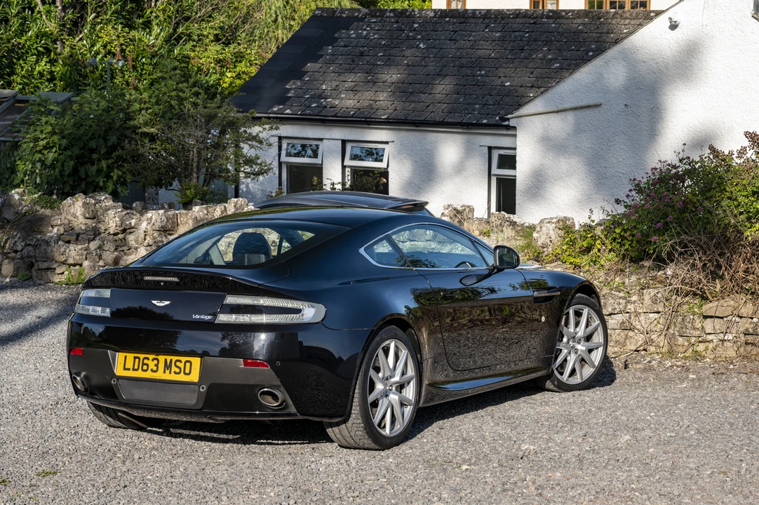 2013 Aston Martin V8 Vantage (2006-2017) - Image 14 of 31