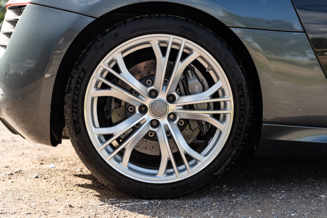 2014 Audi 42 R8 - Image 19 of 31